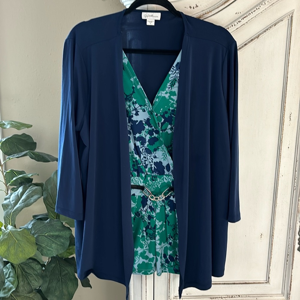 Jaclyn Smith 1 piece Blouse & Attached Cardigan, Women’s size 1X